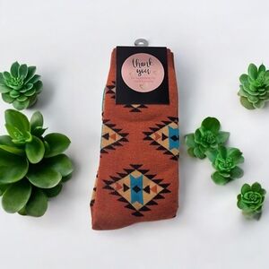 Mens Rust Colored Tribal Casual Socks